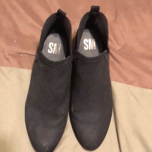 SM shoes